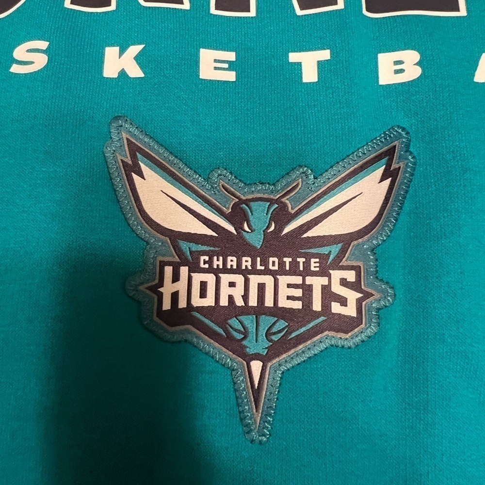 NWT Charlotte Hornets Hoodie Men L Teal Solid Fanatics Pullover Sweatshirt (B3) - Picture 3 of 5